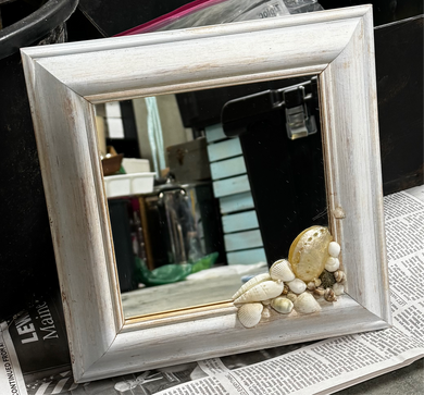 “Story Sale”: Shell mirror